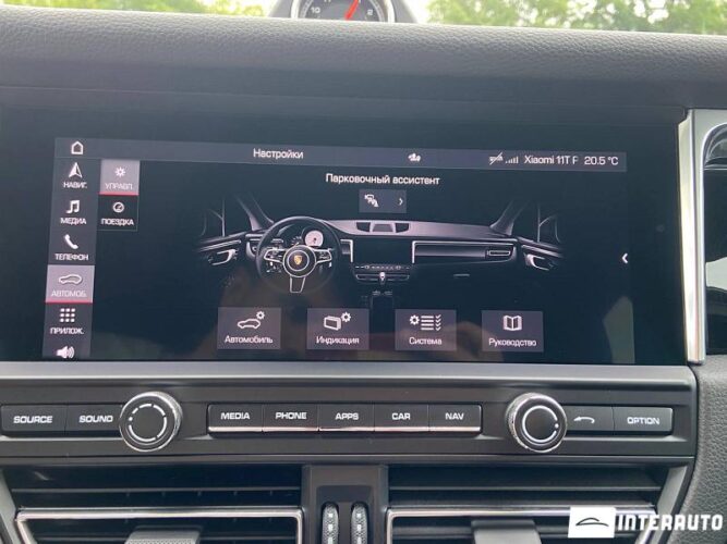 Porsche Macan 46 interauto-car