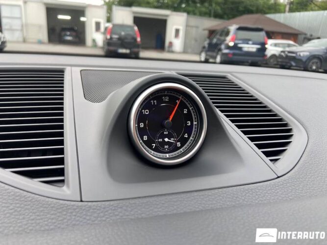 Porsche Macan 45 interauto-car