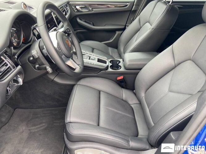 Porsche Macan 40 interauto-car