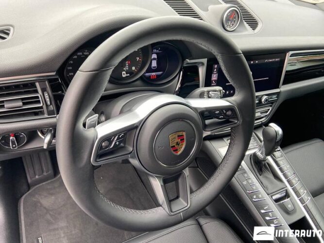 Porsche Macan 43 interauto-car