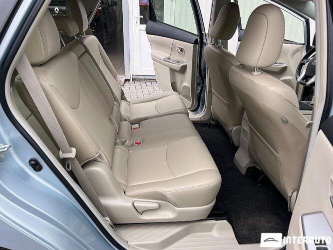 Toyota Prius Plus / V 47 interauto-car