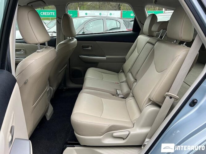 Toyota Prius Plus / V 46 interauto-car