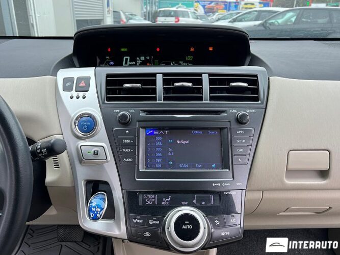 Toyota Prius Plus / V 40 interauto-car