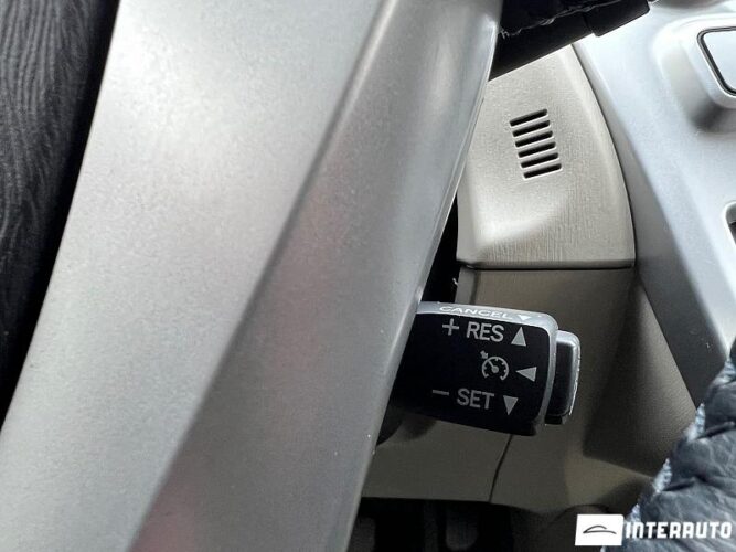 Toyota Prius Plus / V 41 interauto-car