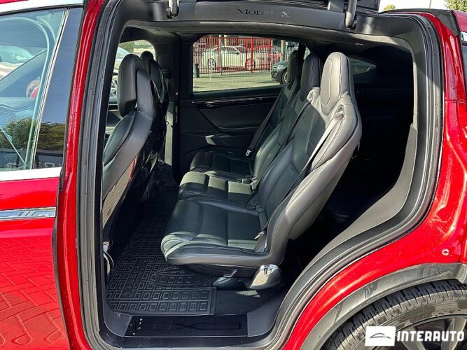 Tesla Model X 49 interauto-car