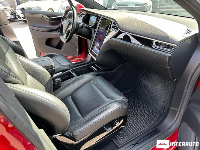 Tesla Model X 48 interauto-car