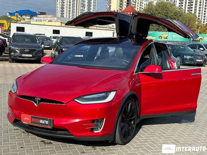 Tesla Model X 39 interauto-car