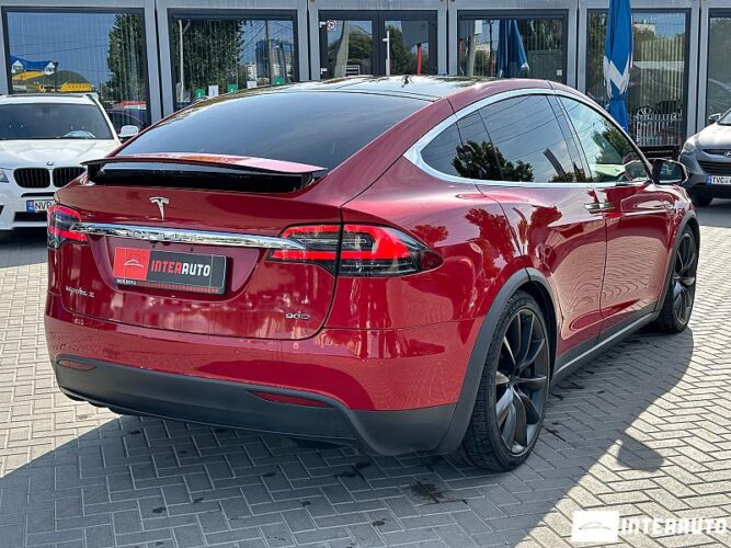 Tesla Model X 35 interauto-car