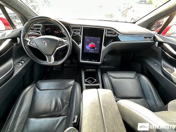Tesla Model X 43 interauto-car