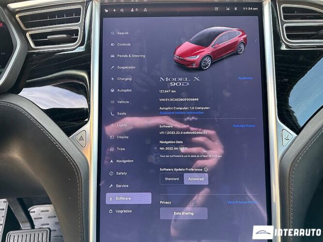 Tesla Model X 45 interauto-car