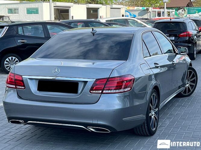 Mercedes E 200 36 interauto-car