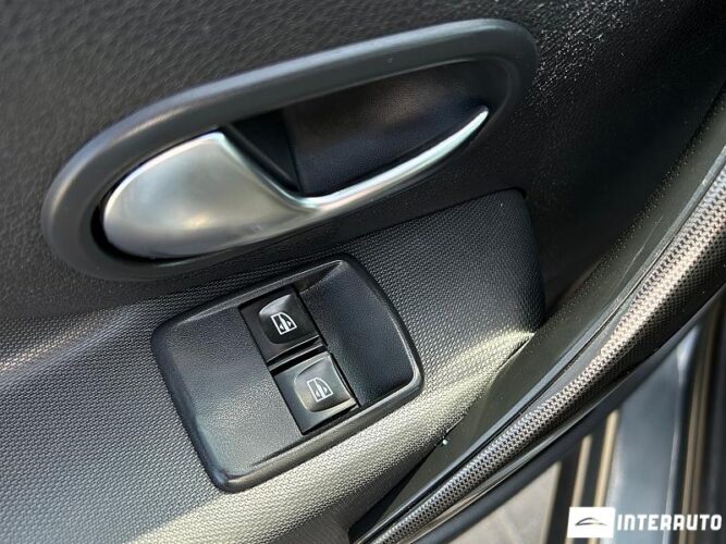 Dacia Logan MCV Stepway 33 interauto-car