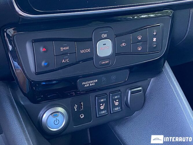 Nissan Leaf 44 interauto-car