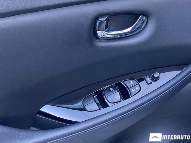 Nissan Leaf 37 interauto-car