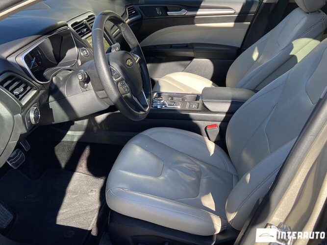 Ford Fusion 33 interauto-car