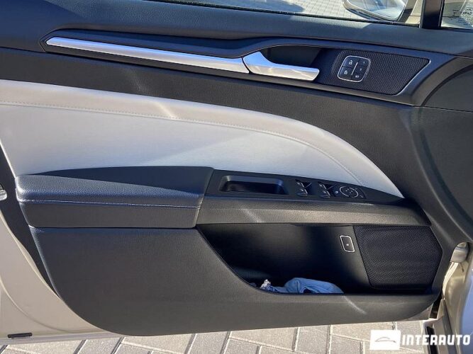 Ford Fusion 32 interauto-car