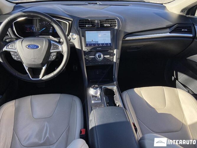 Ford Fusion 34 interauto-car