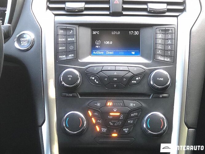 Ford Fusion 44 interauto-car