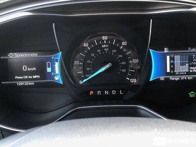 Ford Fusion 42 interauto-car