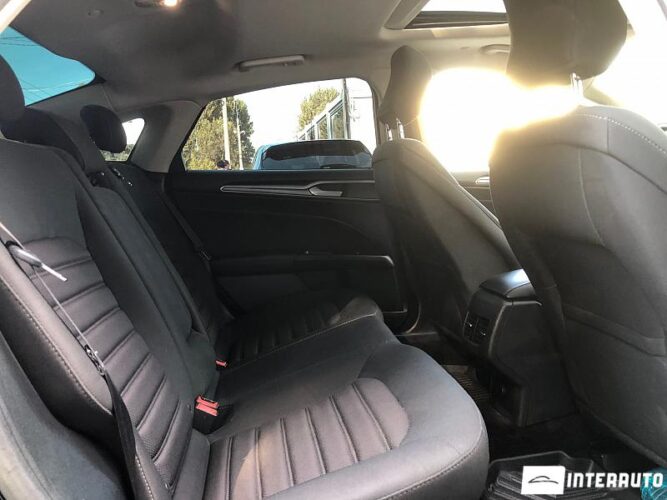 Ford Fusion 39 interauto-car