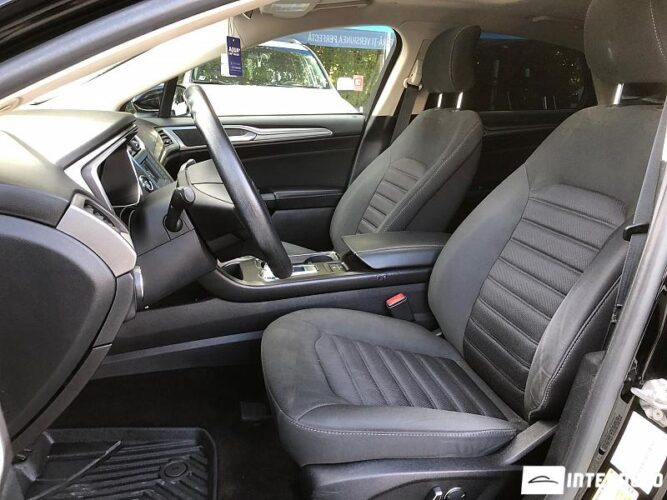 Ford Fusion 35 interauto-car