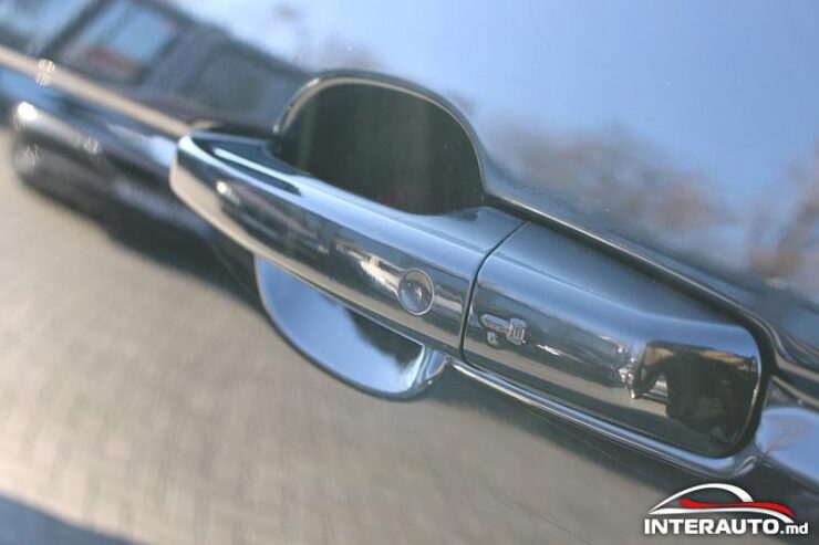 Land Rover Range Rover Vogue 46 interauto-car