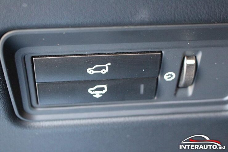 Land Rover Range Rover Vogue 67 interauto-car