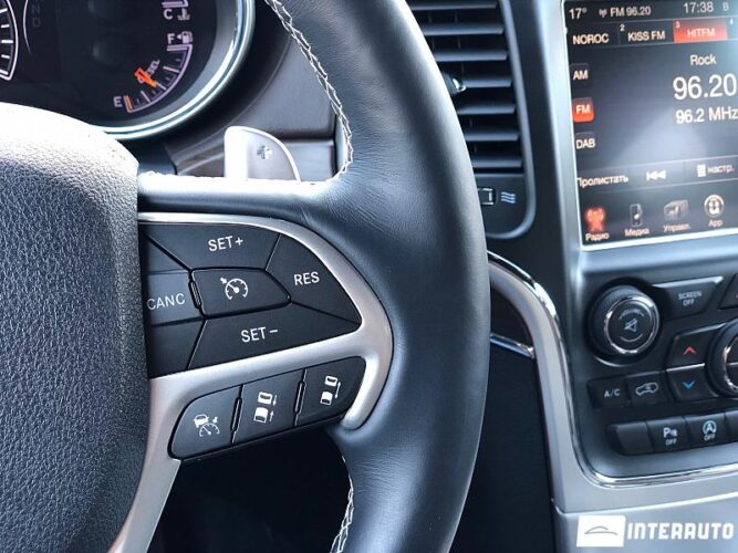 Jeep Grand Cherokee 49 interauto-car