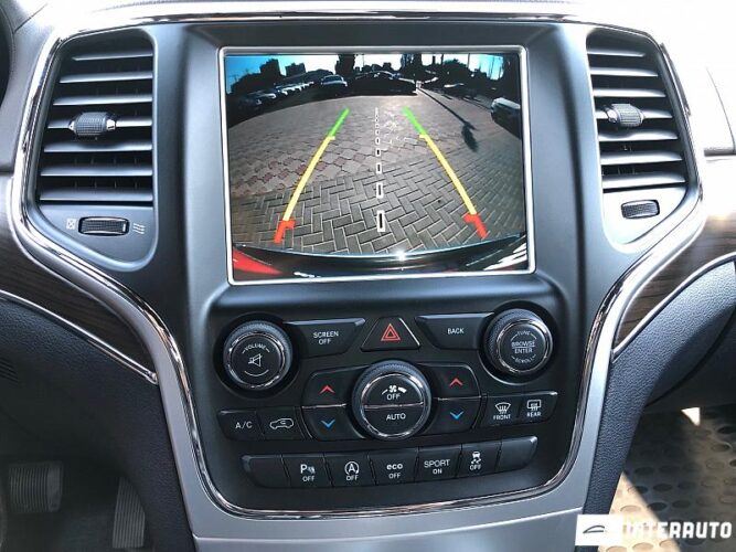 Jeep Grand Cherokee 55 interauto-car