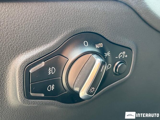 Audi Q5 49 interauto-car