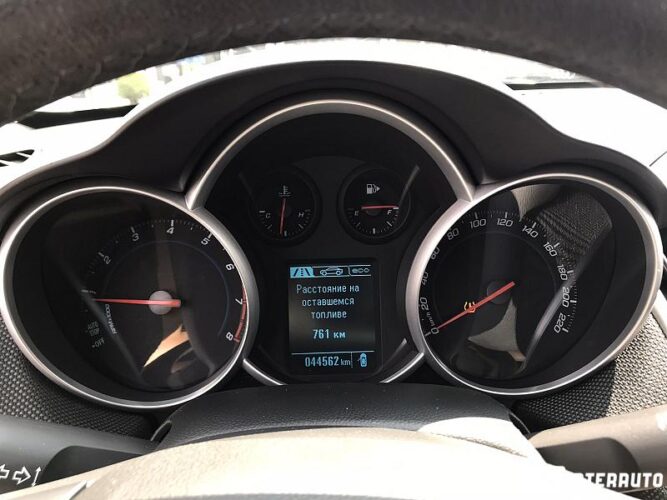 Chevrolet Cruze 38 interauto-car