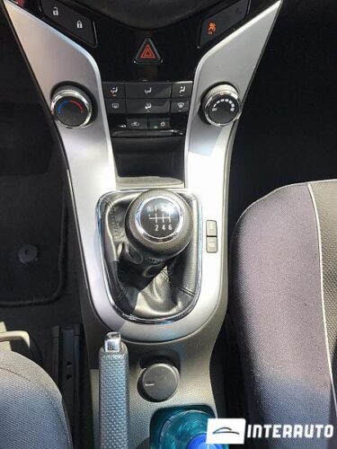 Chevrolet Cruze 41 interauto-car