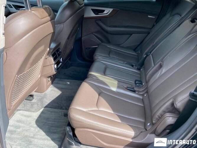 Audi SQ7 57 interauto-car