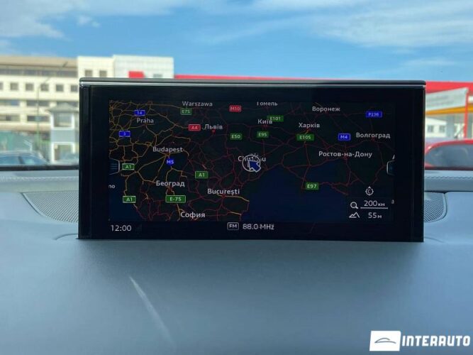 Audi SQ7 45 interauto-car