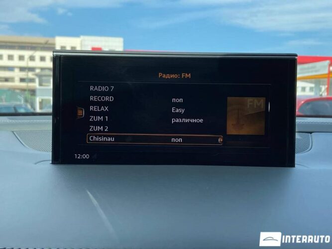 Audi SQ7 44 interauto-car