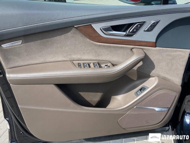 Audi SQ7 40 interauto-car