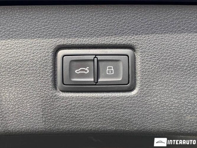 Audi SQ7 59 interauto-car