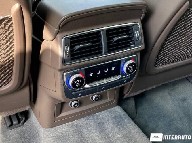 Audi SQ7 56 interauto-car