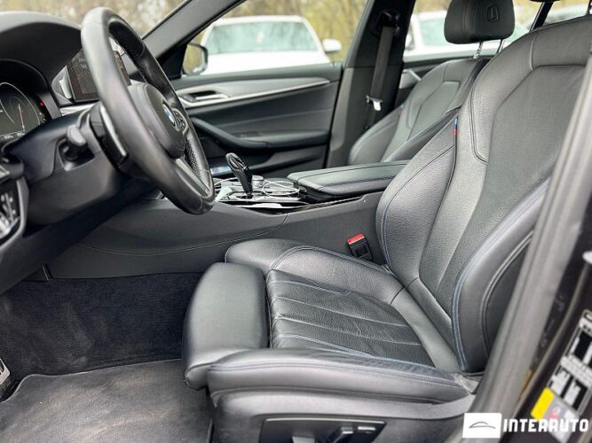 BMW 530e 42 interauto-car
