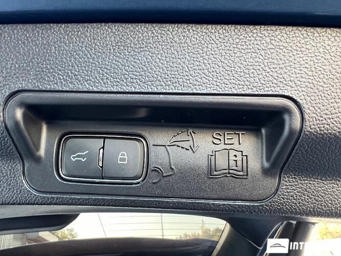 Ford Explorer 55 interauto-car