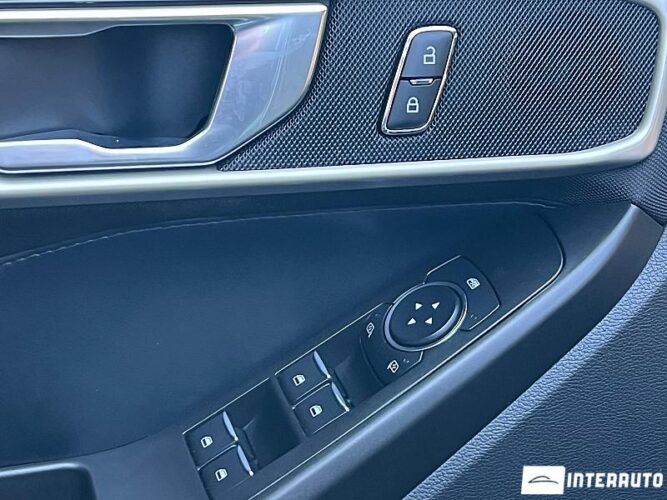 Ford Explorer 50 interauto-car