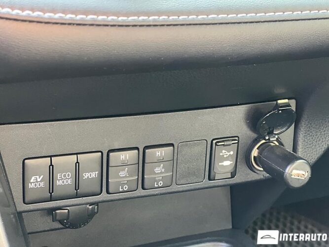 Toyota Rav-4 44 interauto-car