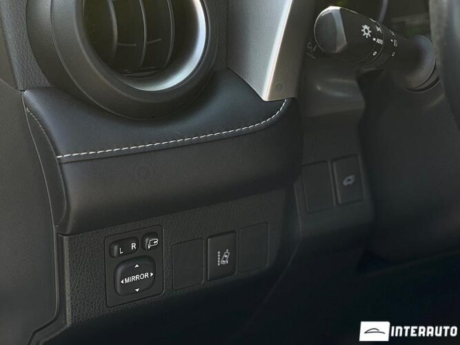 Toyota Rav-4 40 interauto-car