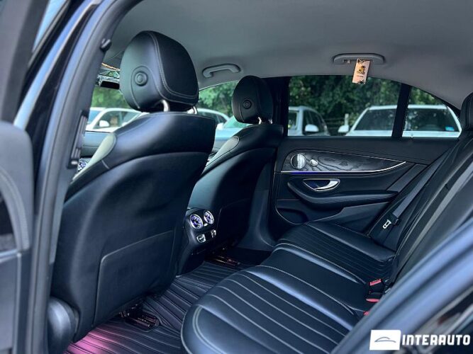 Mercedes E 220 57 interauto-car