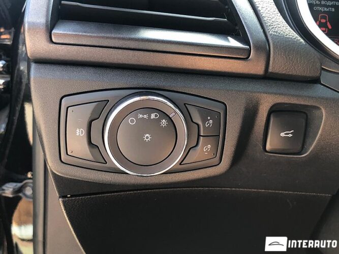 Ford Fusion 39 interauto-car