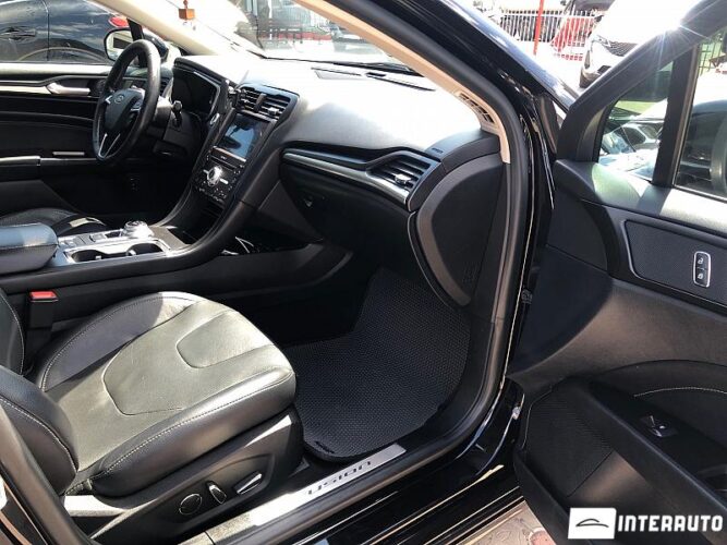 Ford Fusion 45 interauto-car