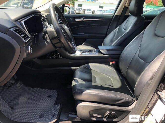 Ford Fusion 38 interauto-car