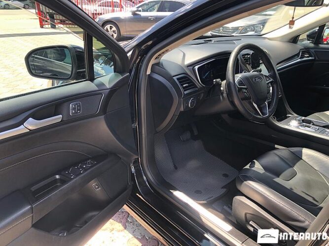 Ford Fusion 37 interauto-car