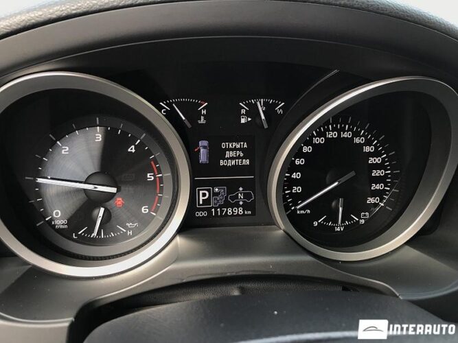 Toyota Land Cruiser 50 interauto-car