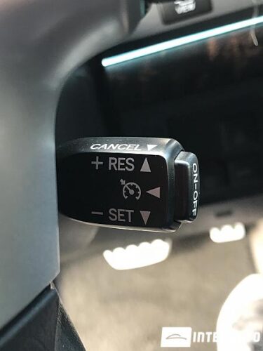 Toyota Land Cruiser 52 interauto-car